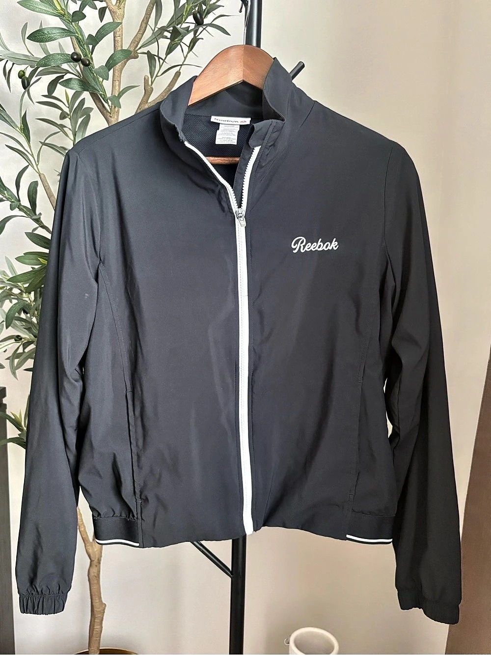 Reebok Black Lightweight Jacket Size Medium/Large Like New